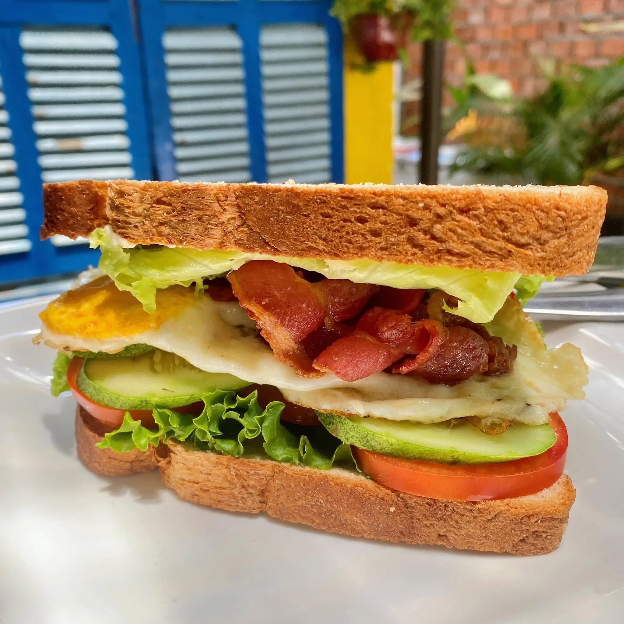Sandwich Thịt Ba Rọi Kèm Trứng