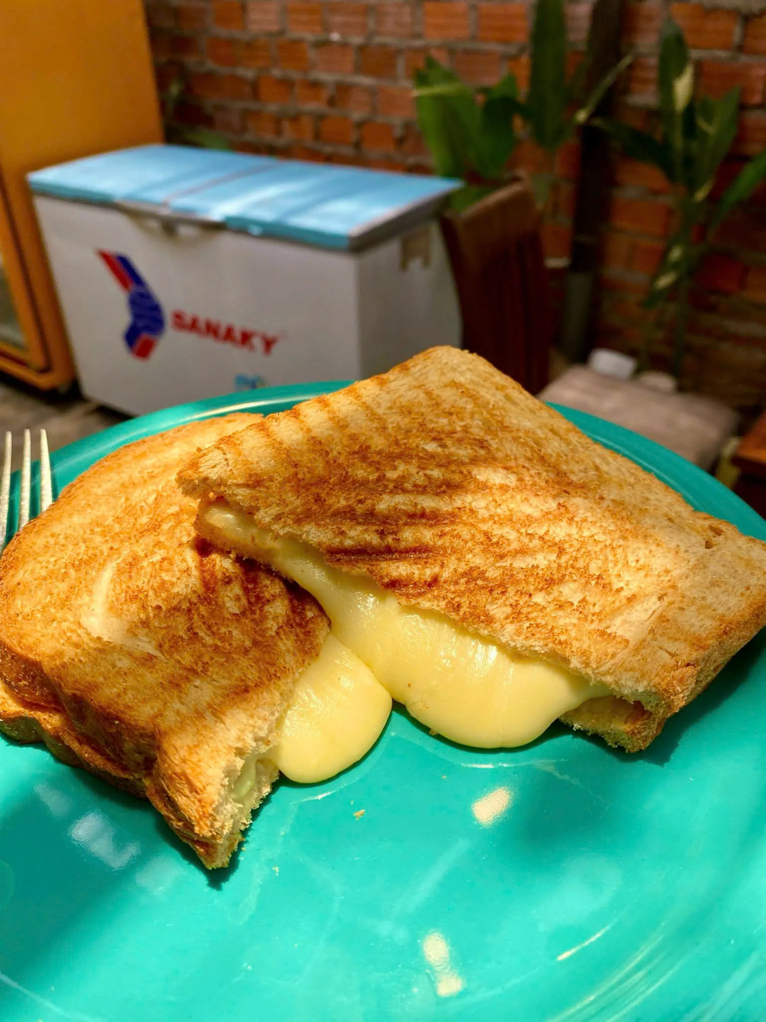Sandwich Phô Mai Tan