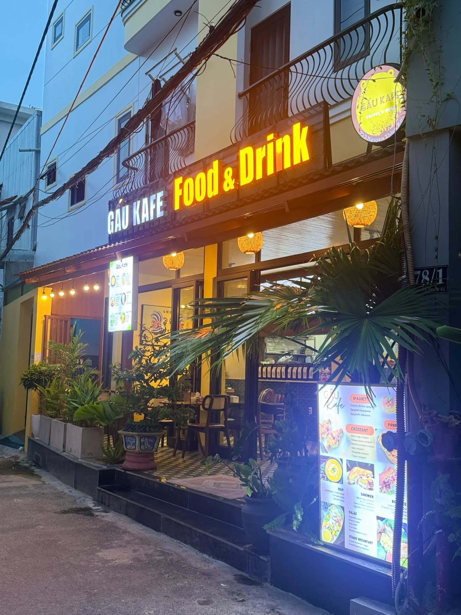 Gấu Kafe Nguyễn Thiện Kế