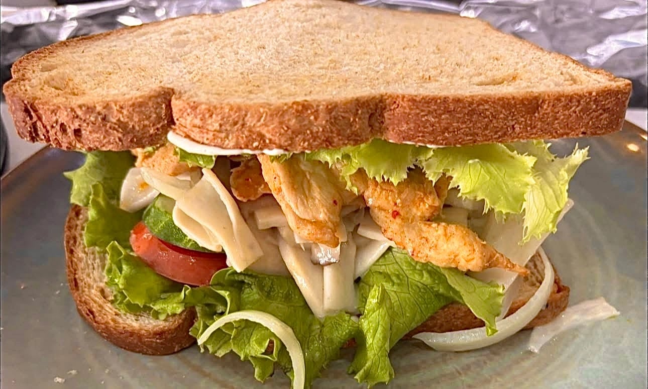 Sandwich Gà Sốt Kem Nấm tại Gấu Kafe Đà Nẵng